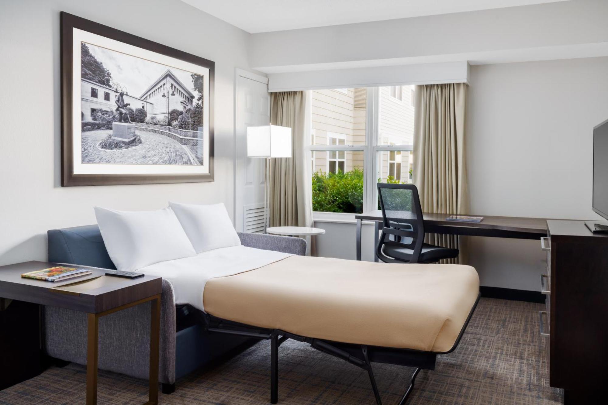 Boston Hotel 3*